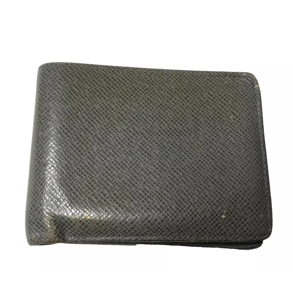 Louis Vuitton Taiga Leather Bifold Gray Men’s Wallet Made In France